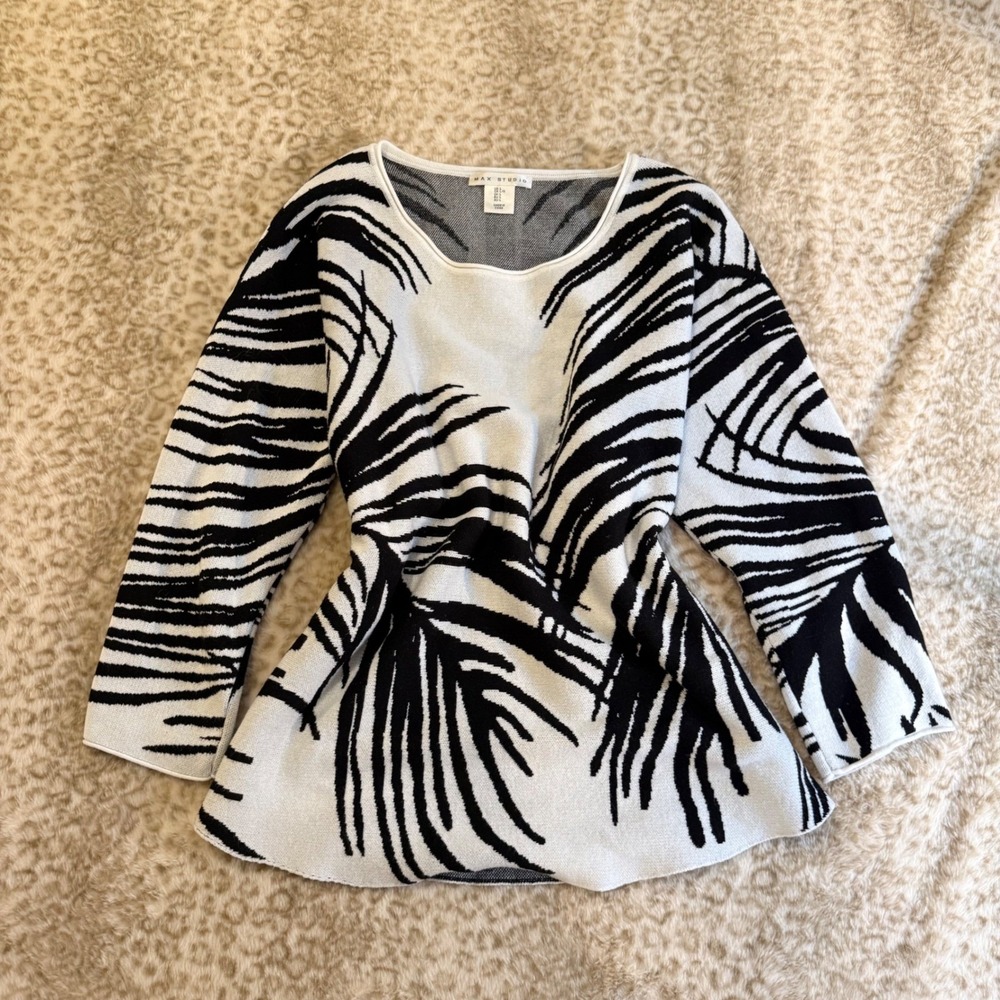 Max Studio Palm Leaf Graphic Knit Sweater Womens Large Black White Streetwear - Picture 2 of 7